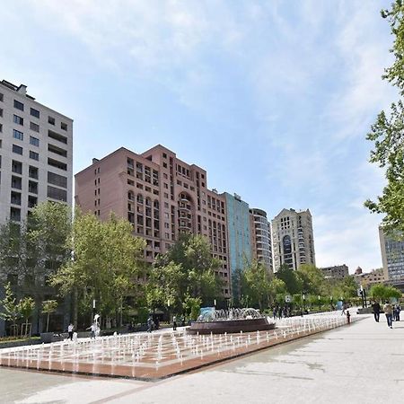 74/3New Building In The Center Of The Capital Apartment เยเรวาน ภายนอก รูปภาพ