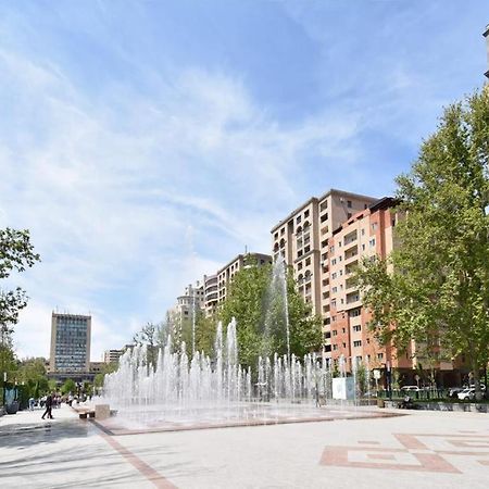 74/3New Building In The Center Of The Capital Apartment เยเรวาน ภายนอก รูปภาพ