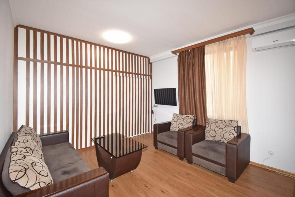 74/3New Building In The Center Of The Capital Apartment เยเรวาน ภายนอก รูปภาพ