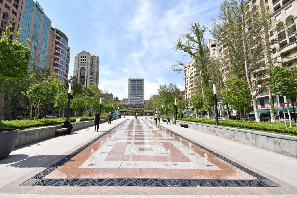 74/3New Building In The Center Of The Capital Apartment เยเรวาน ภายนอก รูปภาพ