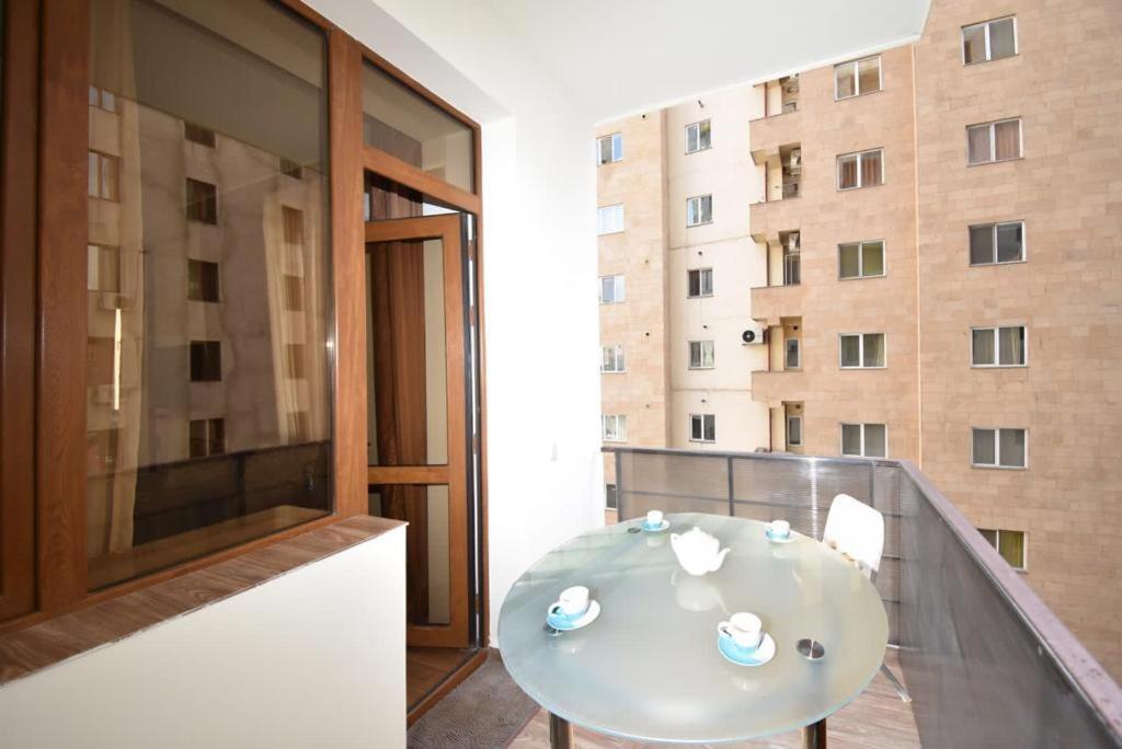 74/3New Building In The Center Of The Capital Apartment เยเรวาน ภายนอก รูปภาพ
